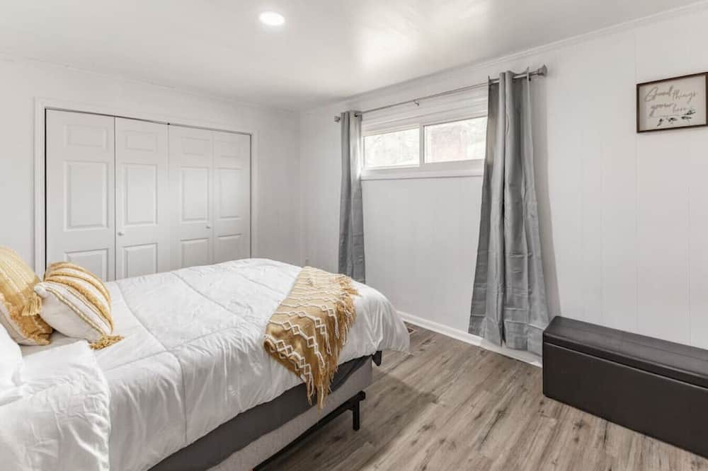 Photo of Bedroom in Decatur