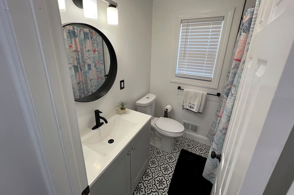 Photo of Bathroom in Beachwood