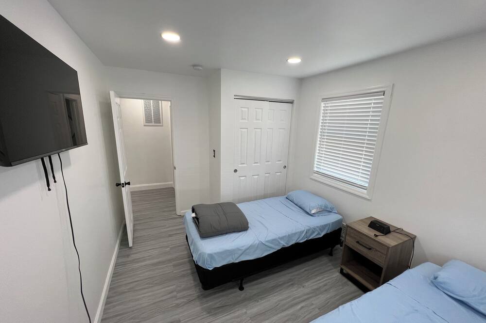 Photo of Bedroom in Beachwood
