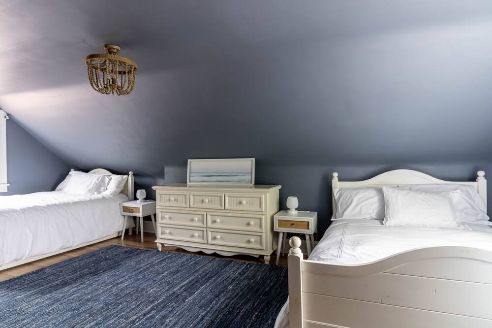 Photo of Bedroom in Village Green
