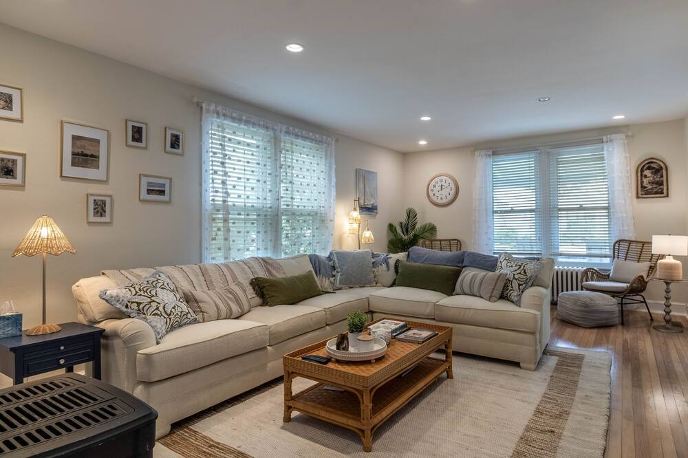 Photo of Livingroom in Village Green