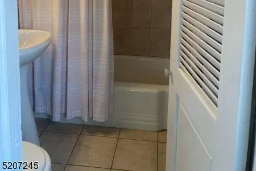 Photo of Bathroom in Highlands