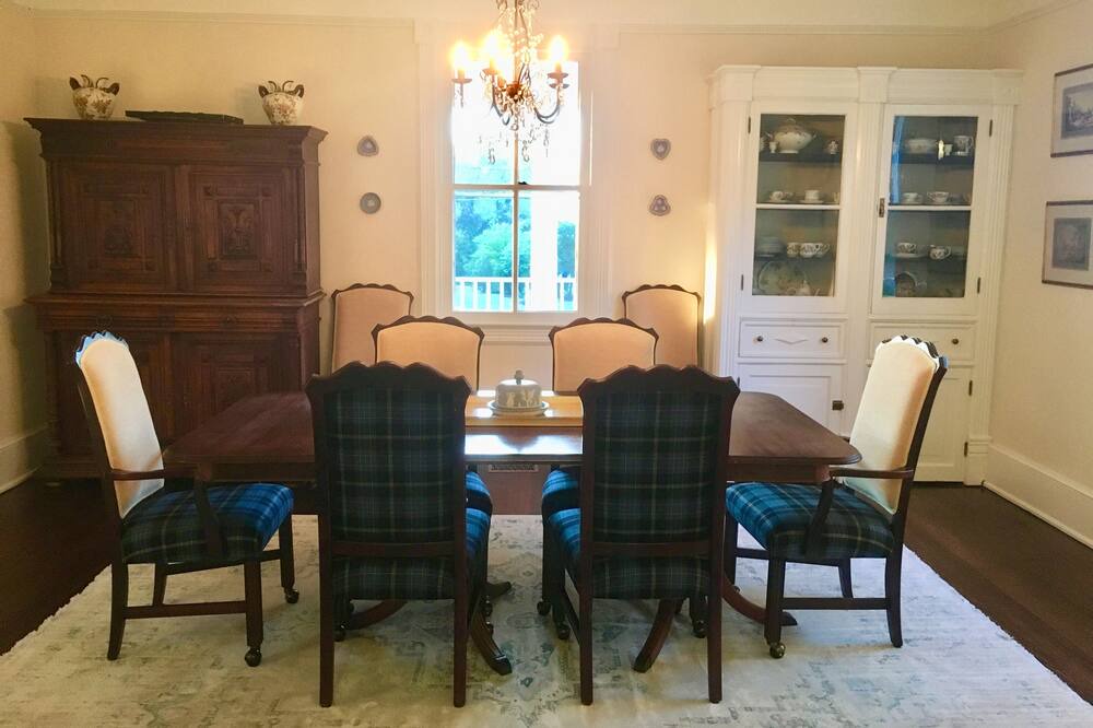 Photo of Livingroom in The Plains