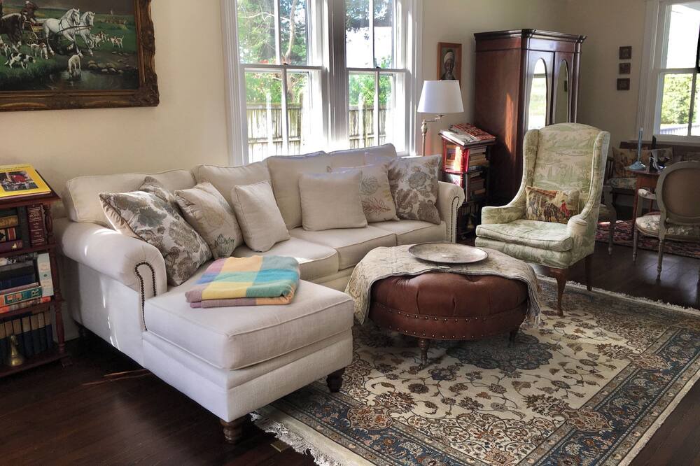 Photo of Livingroom in The Plains