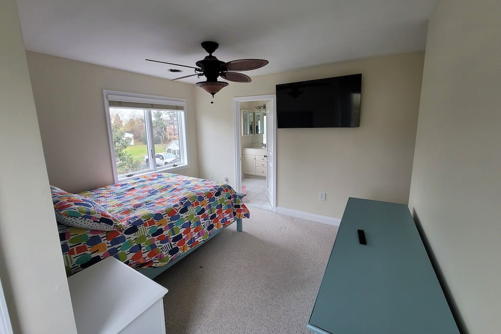 Photo of Bedroom in Rock Hall