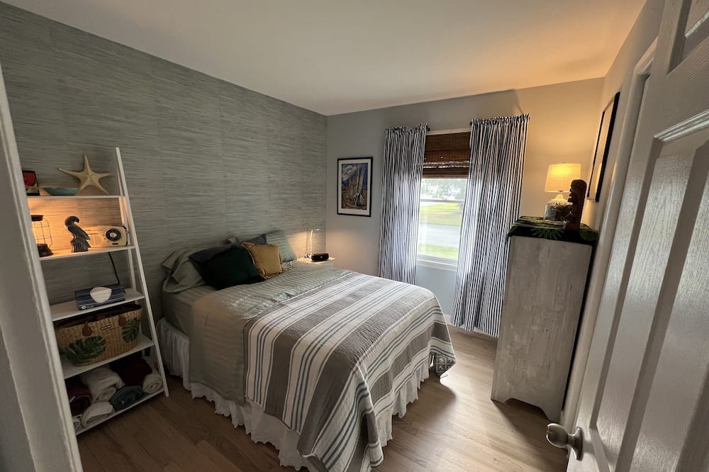 Photo of Bedroom in Bay Head
