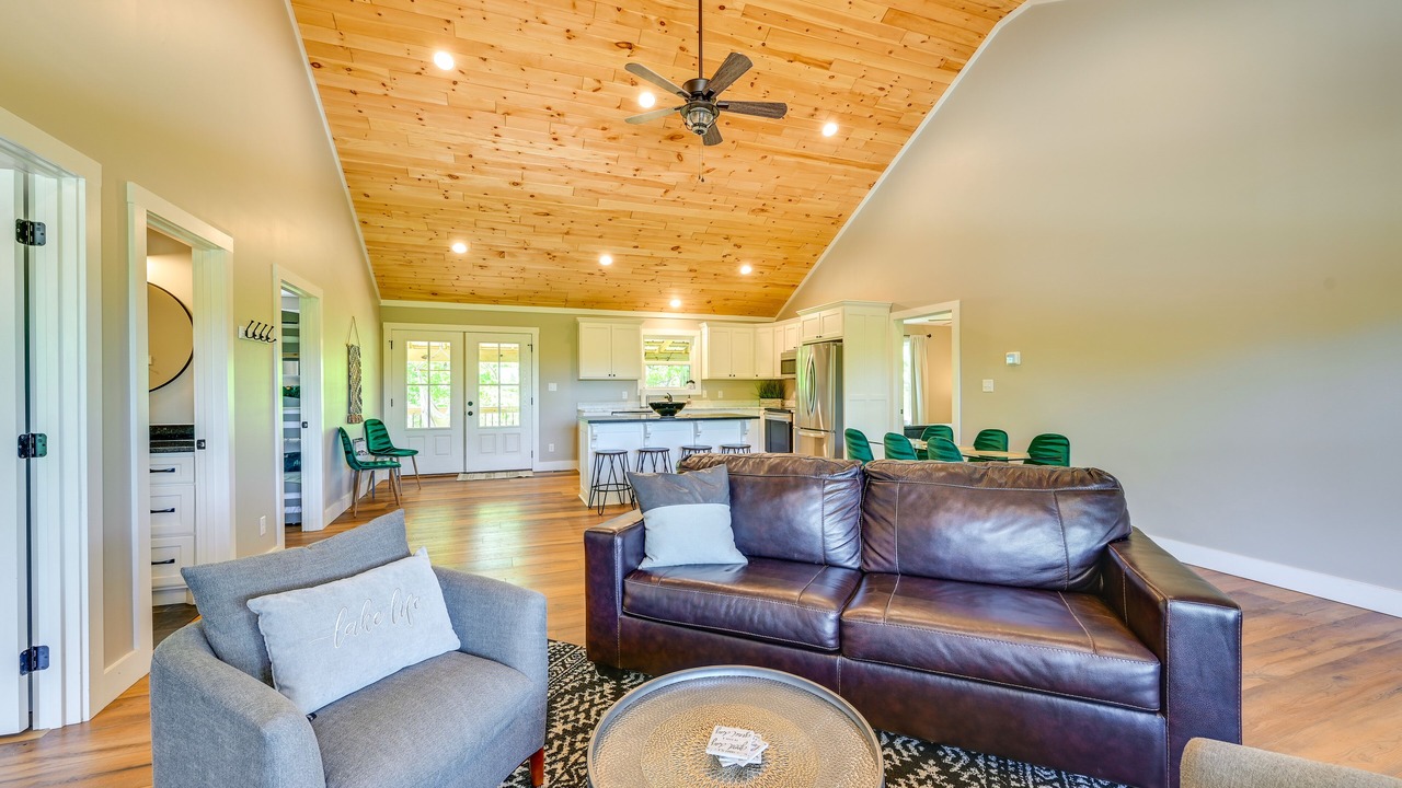 Photo of Livingroom in Lindseyville