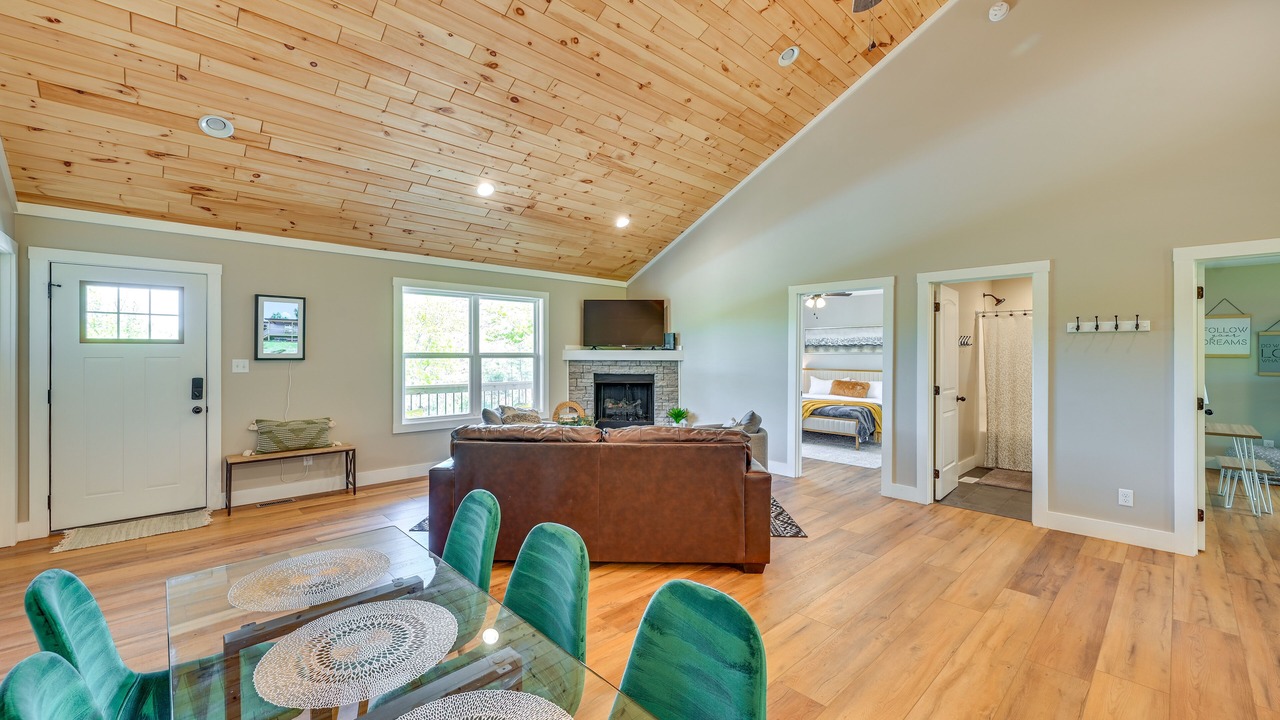 Photo of Livingroom in Lindseyville