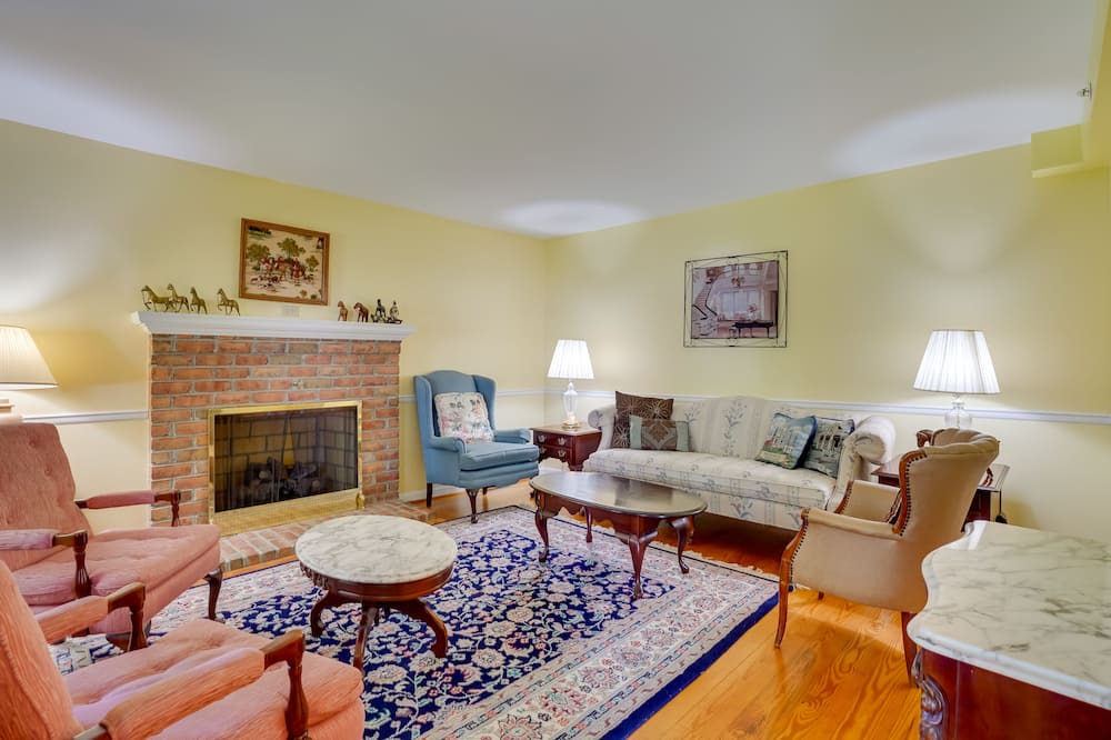 Photo of Livingroom in Frederick
