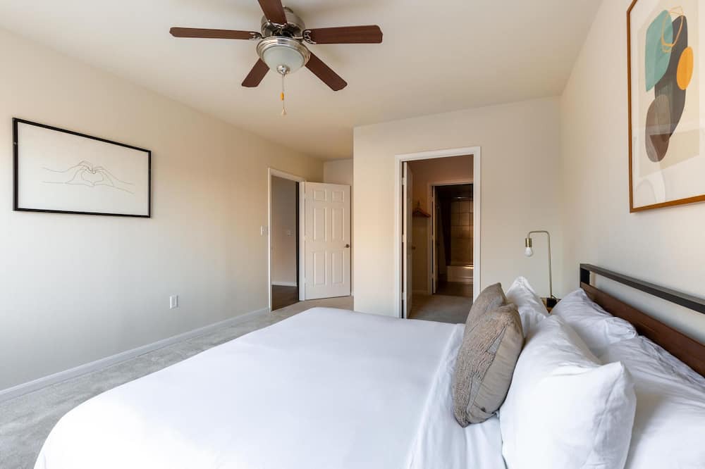 Photo of Bedroom in North Bethesda