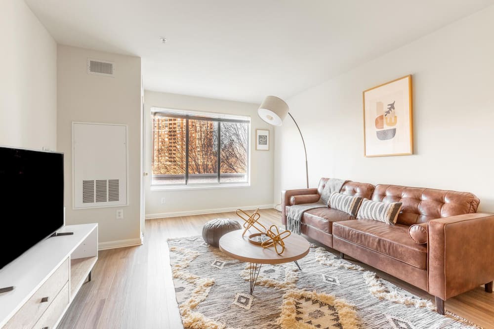 Photo of Livingroom in North Bethesda