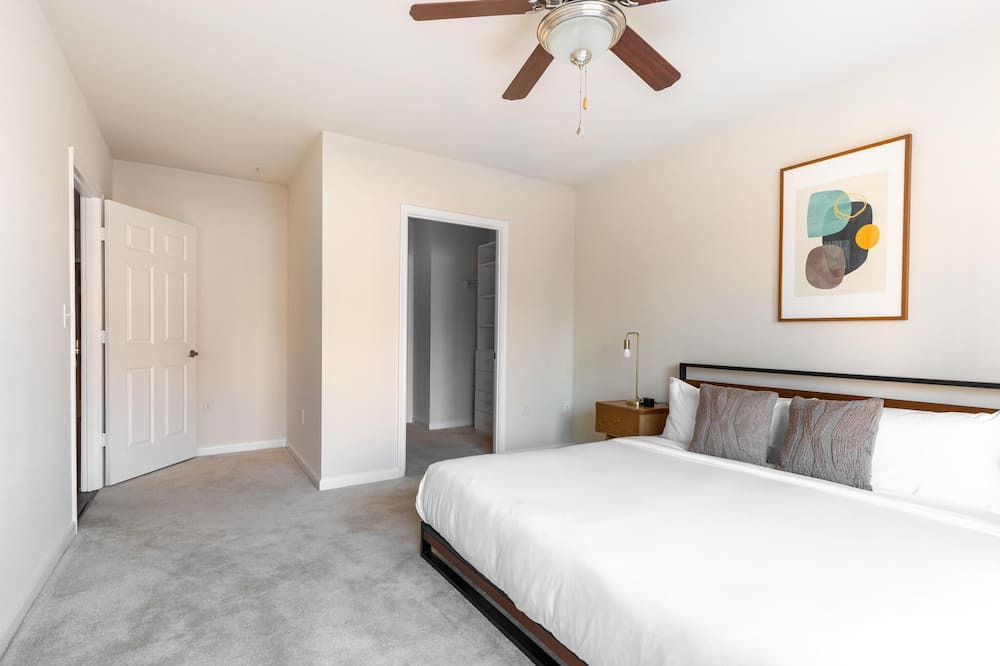 Photo of Bedroom in North Bethesda