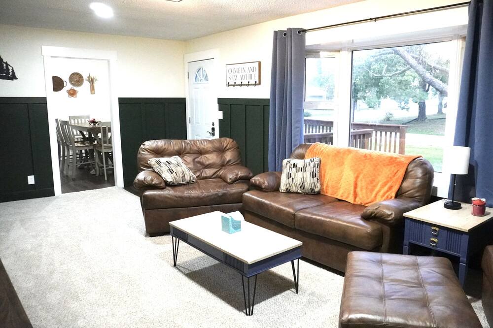 Photo of Livingroom in Hamilton