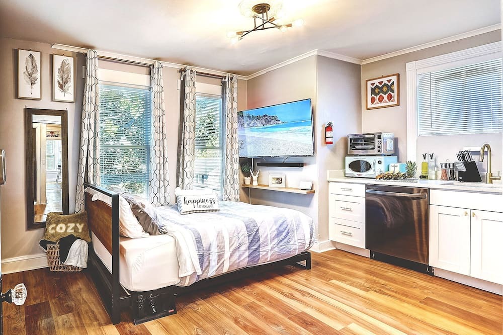 Photo of Bedroom in Woodbury