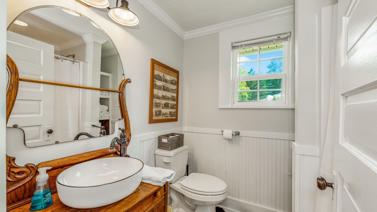 Photo of Bathroom in Fort Payne
