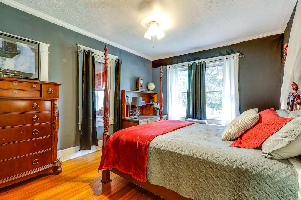 Photo of Bedroom in Society Hill