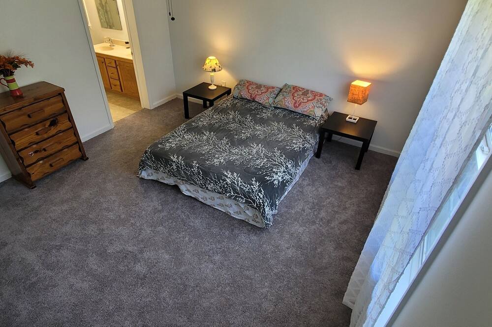 Photo of Bedroom in Dennis