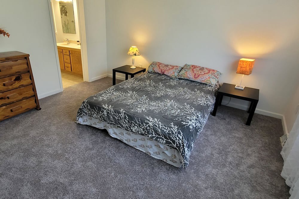 Photo of Bedroom in Dennis