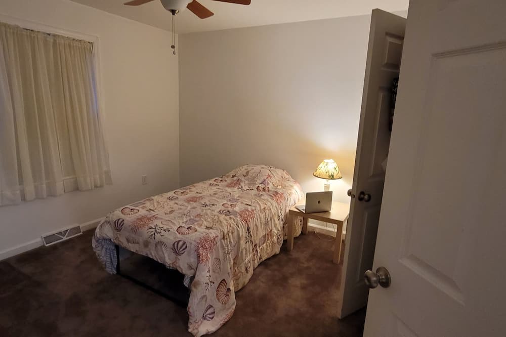 Photo of Bedroom in Dennis