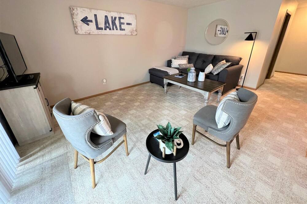 Photo of Livingroom in Okoboji