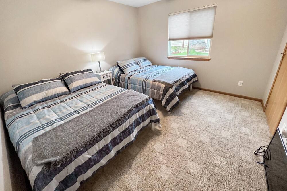 Photo of Bedroom in Okoboji