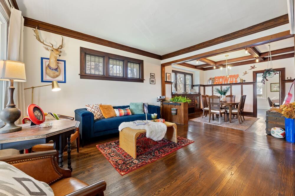 Photo of Livingroom in Aksarben - Elmwood Park