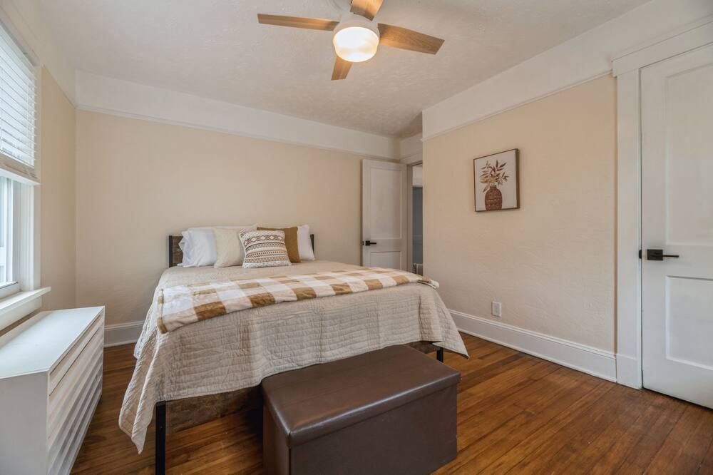 Photo of Bedroom in Neptune City