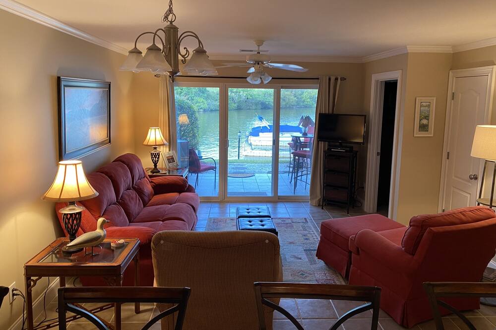 Photo of Livingroom in Alexander City