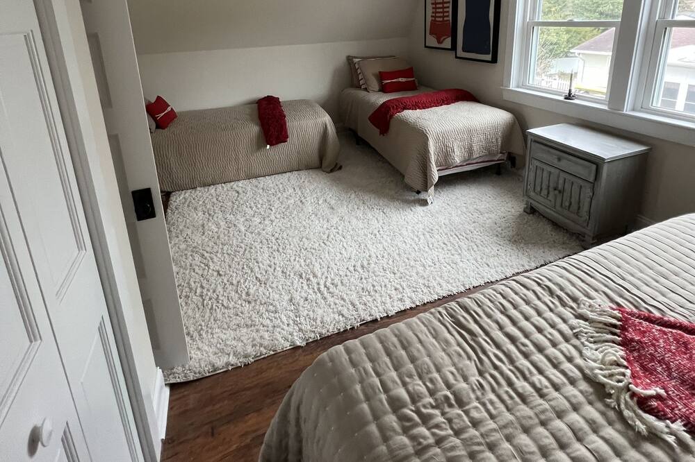 Photo of Bedroom in Town Bank