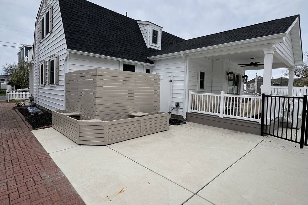 Photo of Outdoor in Town Bank