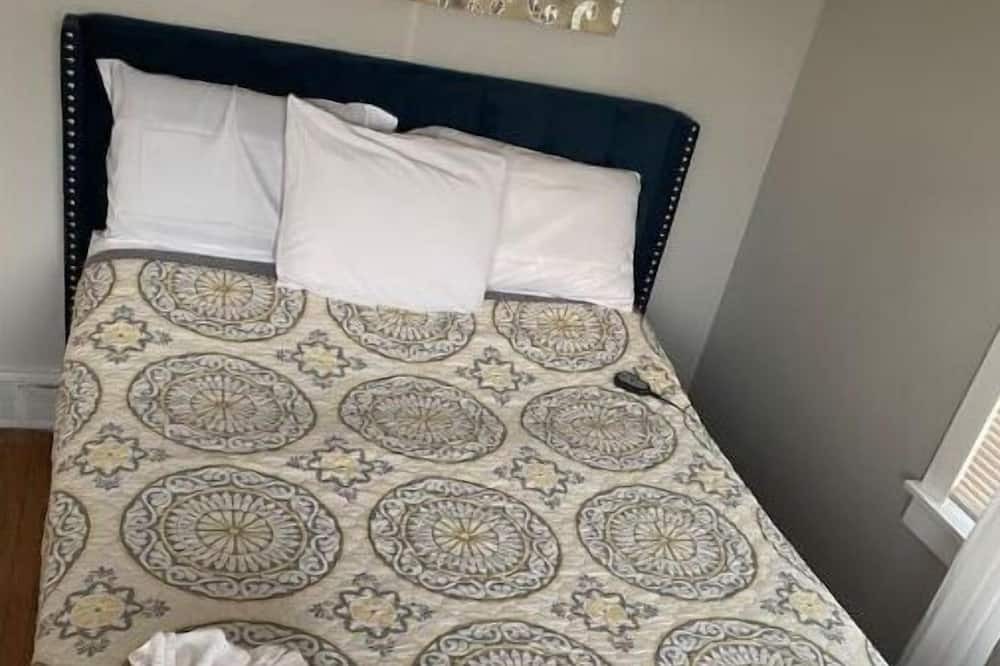 Photo of Bedroom in Pleasantville