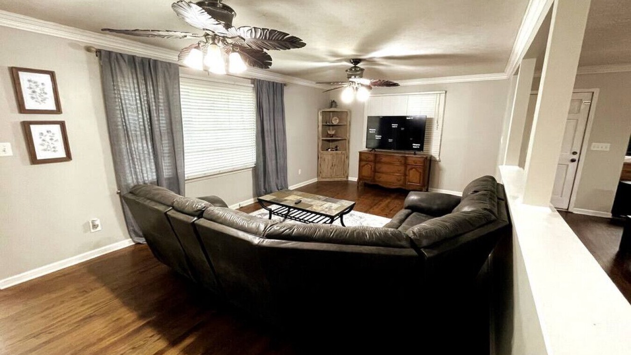 Photo of Livingroom in Gadsden