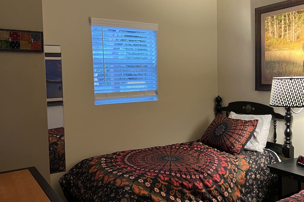 Photo of Bedroom in Newland