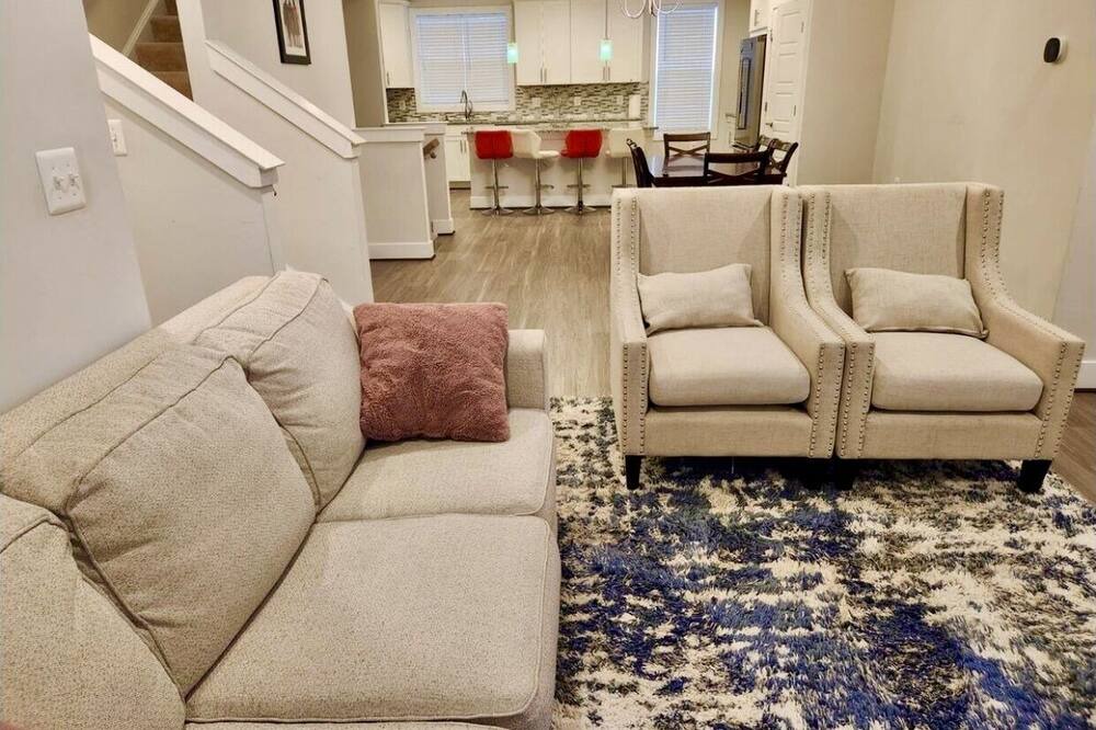 Photo of Livingroom in Wheaton-Glenmont