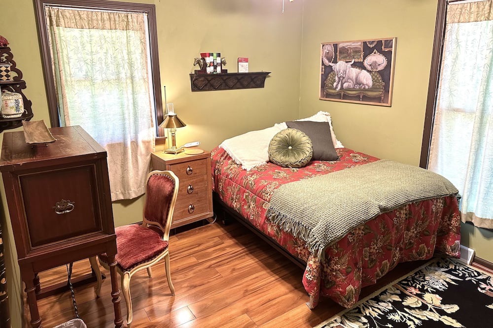 Photo of Bedroom in Kirksville