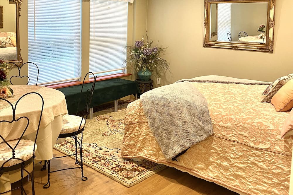 Photo of Bedroom in Kirksville