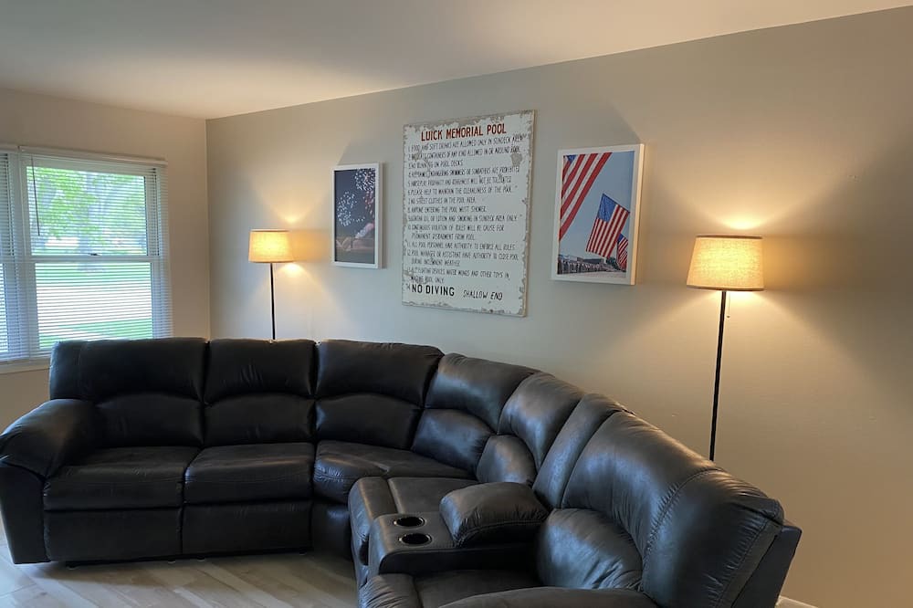 Photo of Livingroom in Belmond