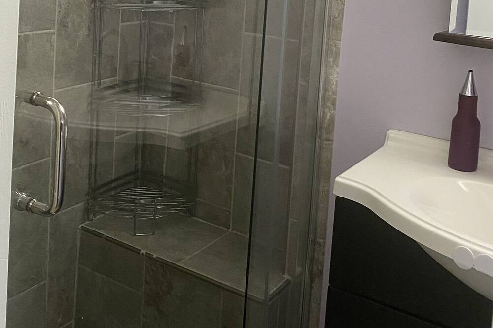 Photo of Bathroom in Aspen Hill