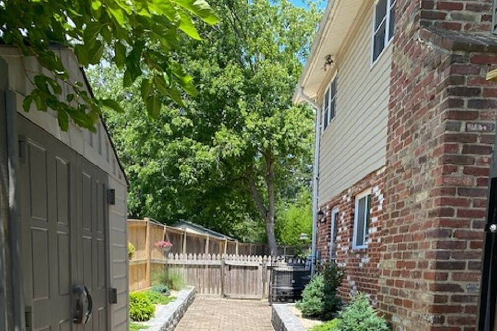 Photo of Outdoor in Aspen Hill