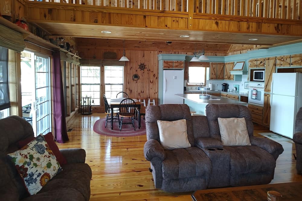 Photo of Livingroom in Summerton