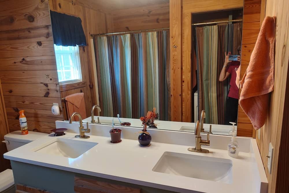 Photo of Bathroom in Summerton