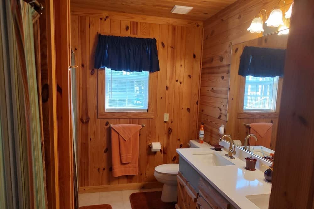 Photo of Bathroom in Summerton