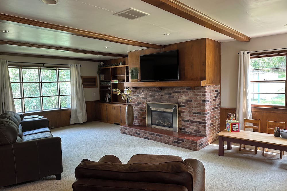 Photo of Livingroom in Carroll