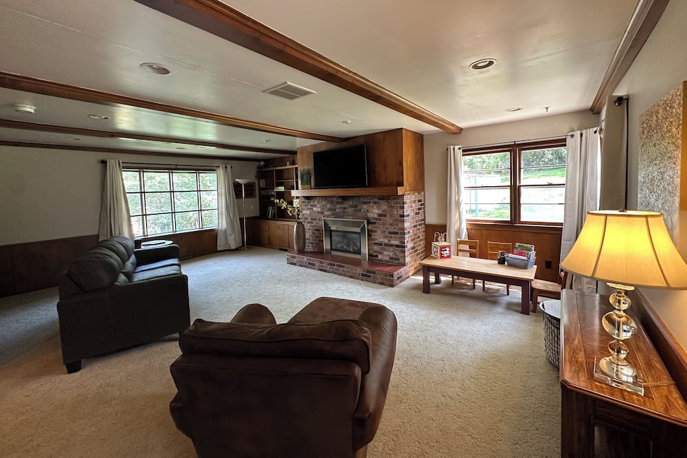 Photo of Livingroom in Carroll