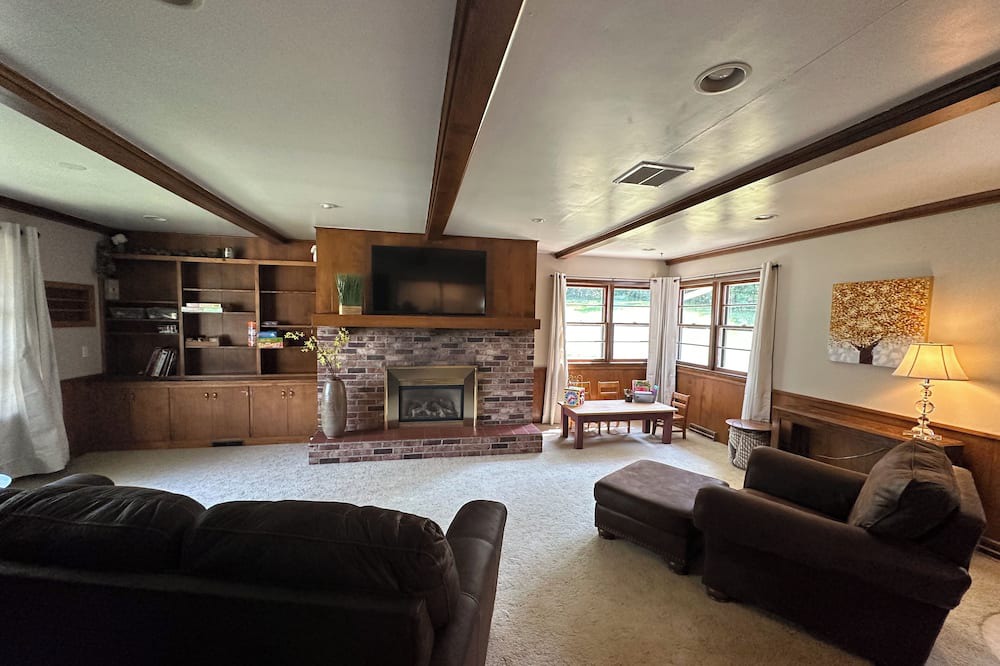 Photo of Livingroom in Carroll