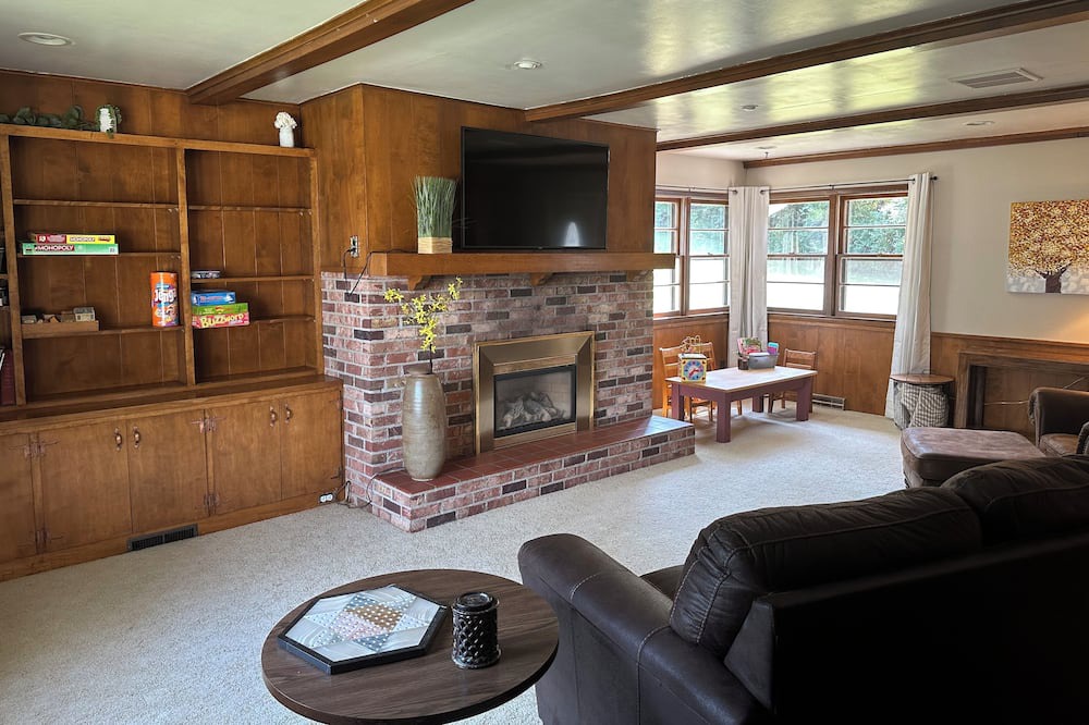 Photo of Livingroom in Carroll