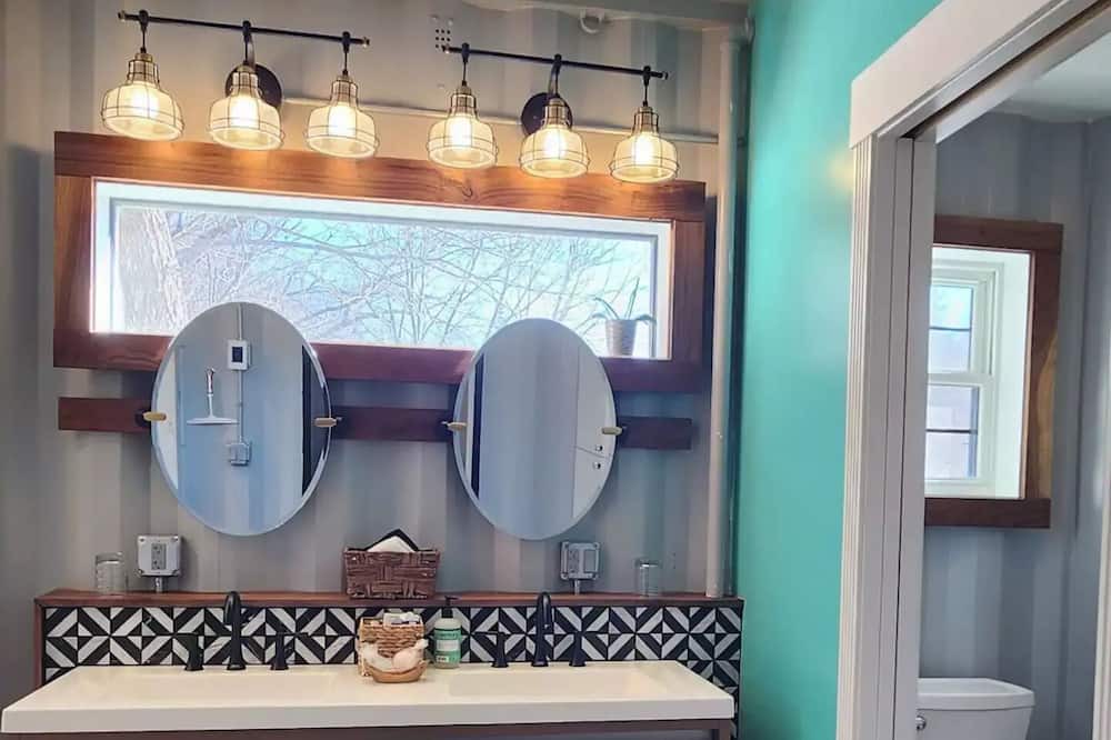 Photo of Bathroom in Fort Calhoun