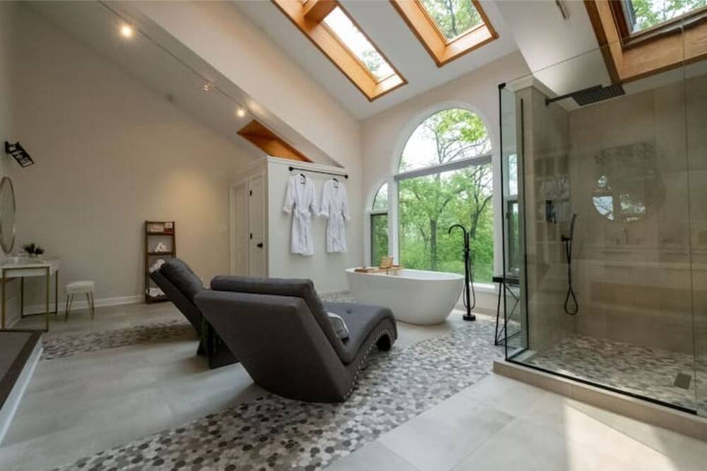 Photo of Bathroom in Alden
