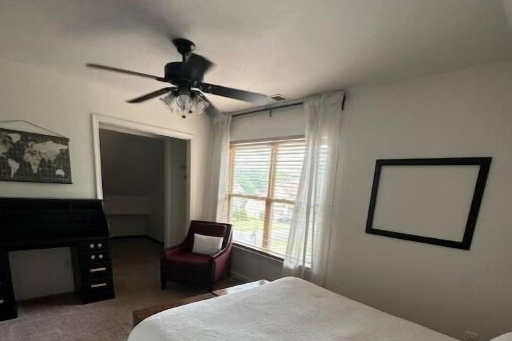 Photo of Bedroom in Adairsville
