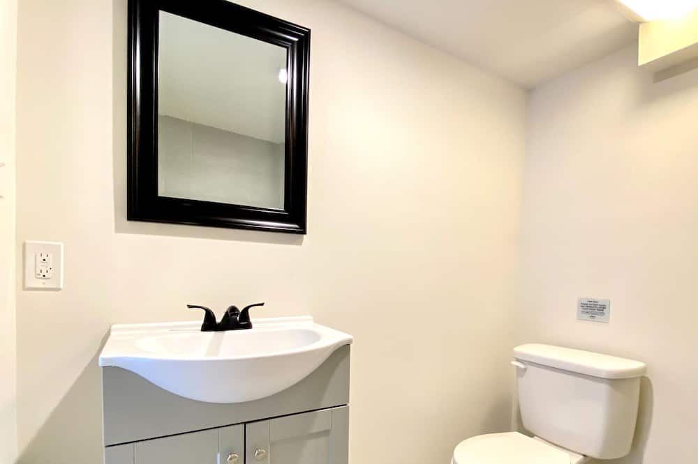 Photo of Bathroom in Williamstown